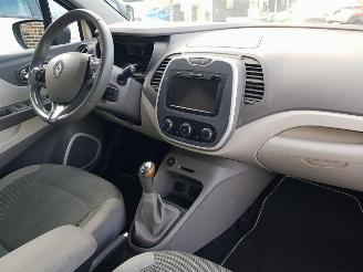 Renault Captur 0.9 TCe Expression picture 16