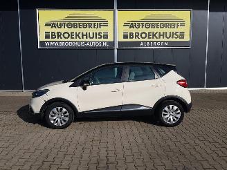 Renault Captur 0.9 TCe Expression picture 2