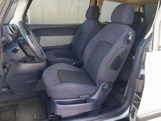 Peugeot 1007 1007 (KM), Hatchback 3-drs, 2004 / 2011 1.4 picture 19