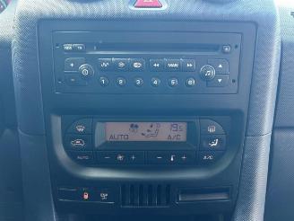 Peugeot 1007 1007 (KM), Hatchback 3-drs, 2004 / 2011 1.4 picture 21