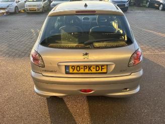 Peugeot 206 206 (2A/C/H/J/S), Hatchback, 1998 / 2012 1.4 16V picture 4