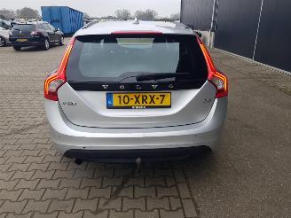 Volvo V-60 2.0 D4 Momentum picture 5