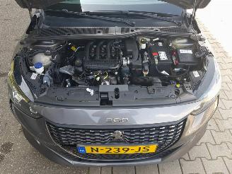 Peugeot 208 1.2 PureTech Active Pack picture 16