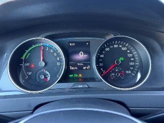 Volkswagen e-Golf e-Golf picture 21