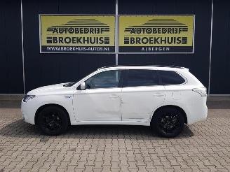Mitsubishi Outlander 2.0 PHEV instyle picture 2