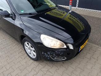 Volvo V-60 1.6 D2 Momentum picture 10