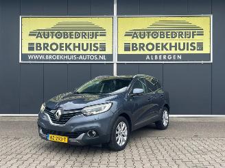 Vaurioauto  passenger cars Renault Kadjar 1.2 TCe Intens 2017/4