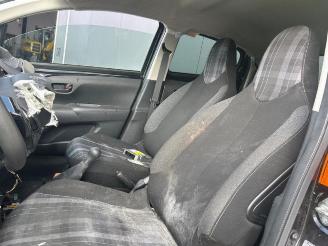 Peugeot 108 108, Hatchback, 2014 1.0 12V VVT-i picture 11