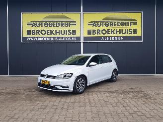 Vaurioauto  passenger cars Volkswagen Golf 1.6 TDI Comfortline SOUND-Edition 2018/1