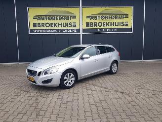 Unfallwagen Volvo V-60 2.0 D4 Momentum 2011/7