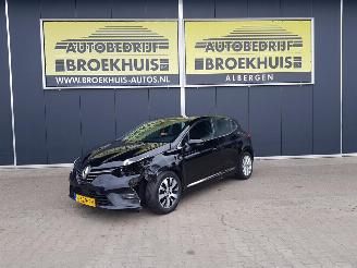 uszkodzony samochody osobowe Renault Clio 1.0 TCe Intens 2021/12
