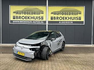 damaged passenger cars Volkswagen ID.3 ID.3 (E11/E12), Hatchback 5-drs, 2019 52 kWh 2025/10