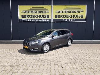 skadebil auto Ford Focus Wagon 1.0 Trend 2017/7
