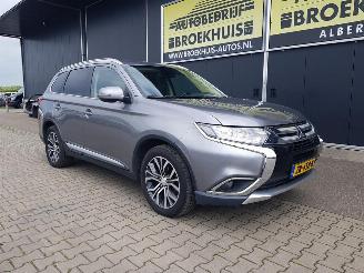Mitsubishi Outlander 2.2 DI-D Instyle 4WD 7-persoons picture 6