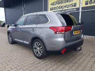 Mitsubishi Outlander 2.2 DI-D Instyle 4WD 7-persoons picture 8