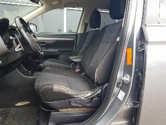 Mitsubishi Outlander 2.2 DI-D Instyle 4WD 7-persoons picture 12
