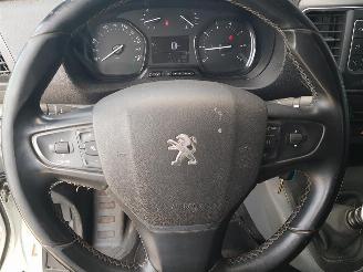 Peugeot Expert 2.0 BlueHDI 120 Standard Asphalt picture 20