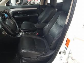 Mitsubishi Outlander 2.0 PHEV instyle picture 13