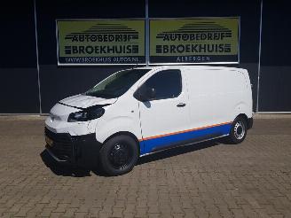 skadebil bedrijf Toyota Proace Worker 1.5 D-4D L2 Navigator 2024/9