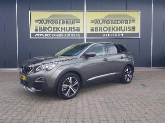 damaged passenger cars Peugeot 3008 1.2 PureTech Active 2020/3