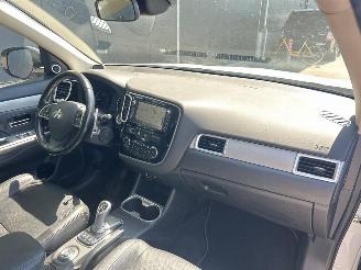 Mitsubishi Outlander 2.0 PHEV Executive Edition picture 15