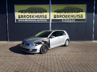 skadebil auto Volkswagen Golf 1.6 TDI Comfortline BlueMotion 2013/10