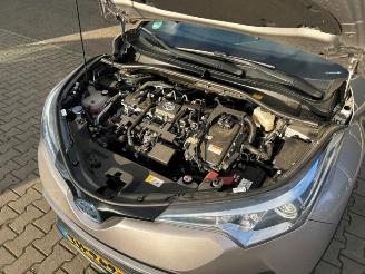Toyota C-HR C-HR (X1,X5), SUV, 2016 1.8 16V Hybrid picture 12