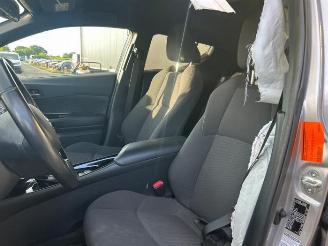 Toyota C-HR C-HR (X1,X5), SUV, 2016 1.8 16V Hybrid picture 17