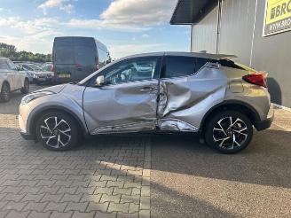Toyota C-HR C-HR (X1,X5), SUV, 2016 1.8 16V Hybrid picture 2
