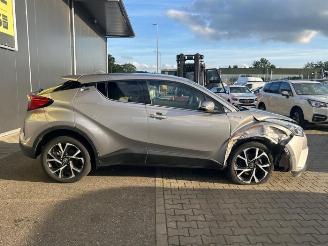 Toyota C-HR C-HR (X1,X5), SUV, 2016 1.8 16V Hybrid picture 6