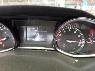 Peugeot 308 308 SW (L4/L9/LC/LJ/LR), Combi 5-drs, 2014 / 2021 1.2 12V e-THP PureTech 130 picture 27