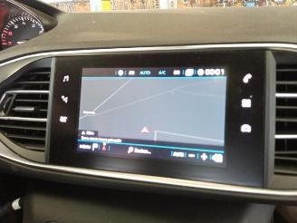 Peugeot 308 308 SW (L4/L9/LC/LJ/LR), Combi 5-drs, 2014 / 2021 1.2 12V e-THP PureTech 130 picture 28