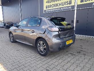 Peugeot 208 1.2 PureTech Active Pack picture 8