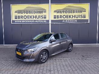 krockskadad bil auto Peugeot 208 1.2 PureTech Active Pack 2021/11
