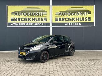 Unfallwagen Peugeot 208 1.0 VTi Access 2014/11