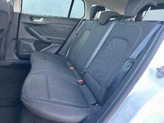 Ford Focus Wagon 1.0 EcoBoost Trend Edition Business picture 18