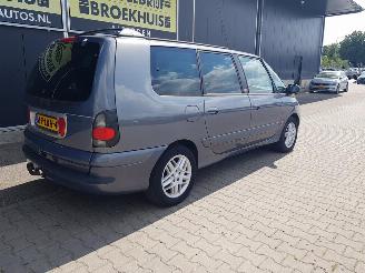 Renault Grand-espace 2.2 dCi Authentique picture 8
