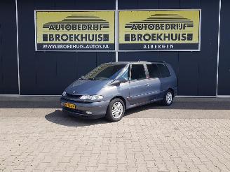 skadebil auto Renault Grand-espace 2.2 dCi Authentique 2002/10