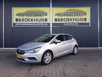 krockskadad bil auto Opel Astra 1.0 Edition 2016/2