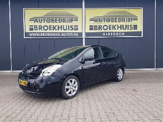 uszkodzony samochody osobowe Toyota Prius 1.5 VVT-i Tech Edition 2008/6