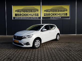 Vaurioauto  passenger cars Dacia Sandero 1.0 TCe 90 Comfort 2022/8