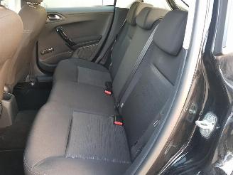 Peugeot 208 1.0 PureTech Access picture 16