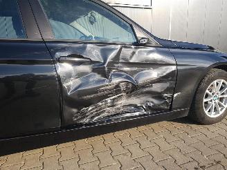 BMW 3-serie 320i Executive picture 10