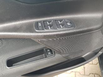 Jaguar XE 2.0 D Portfolio picture 27