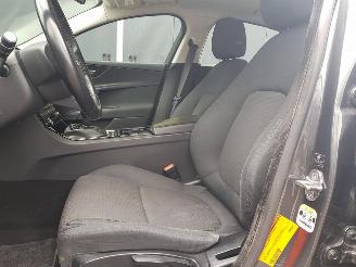 Jaguar XE 2.0 D Portfolio picture 13