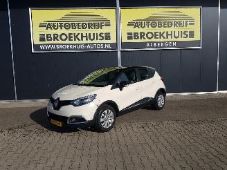 uszkodzony samochody osobowe Renault Captur 0.9 TCe Expression 2014/6