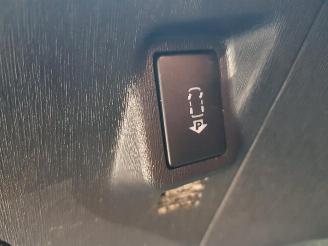 Toyota Prius 1.8 Plug-in Executive Business picture 31