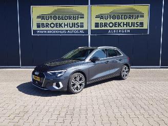 Vaurioauto  passenger cars Audi A3 Sportback 35 TFSI Business edition 2020/11