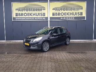 Vaurioauto  passenger cars Peugeot 2008 1.2 VTi Active Pack Premium Automatic 2014/6