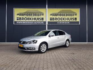 Voiture accidenté Volkswagen Passat 1.4 TSI Comfort Executive Line BlueMotion 2012/6